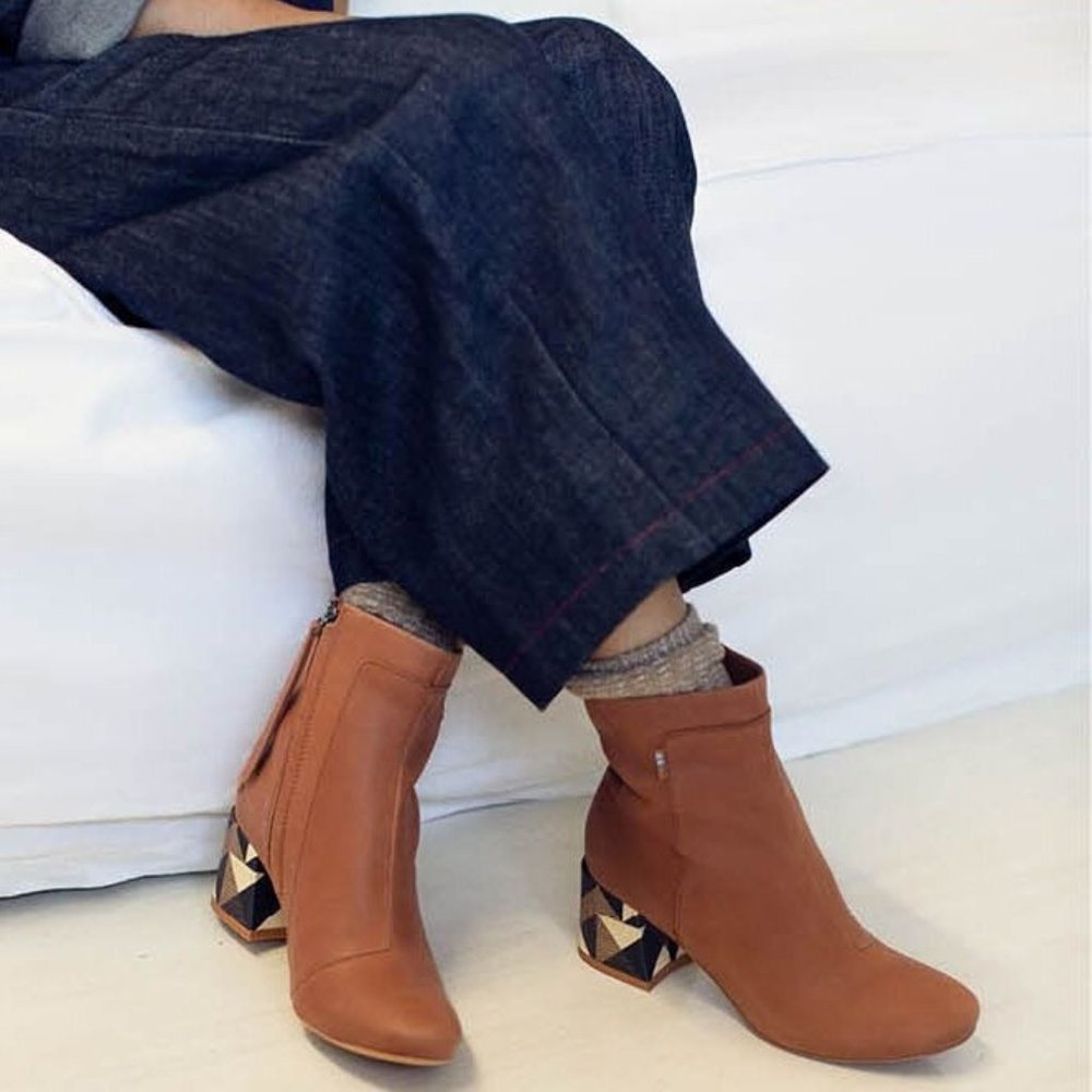 š TOMS Emmy Bootie - Picture 1 of 12